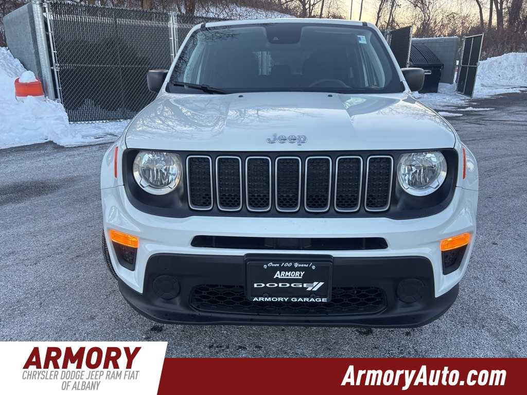 Used 2023 Jeep Renegade Latitude image 2