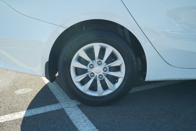 Used 2024 Kia Forte LX image 40