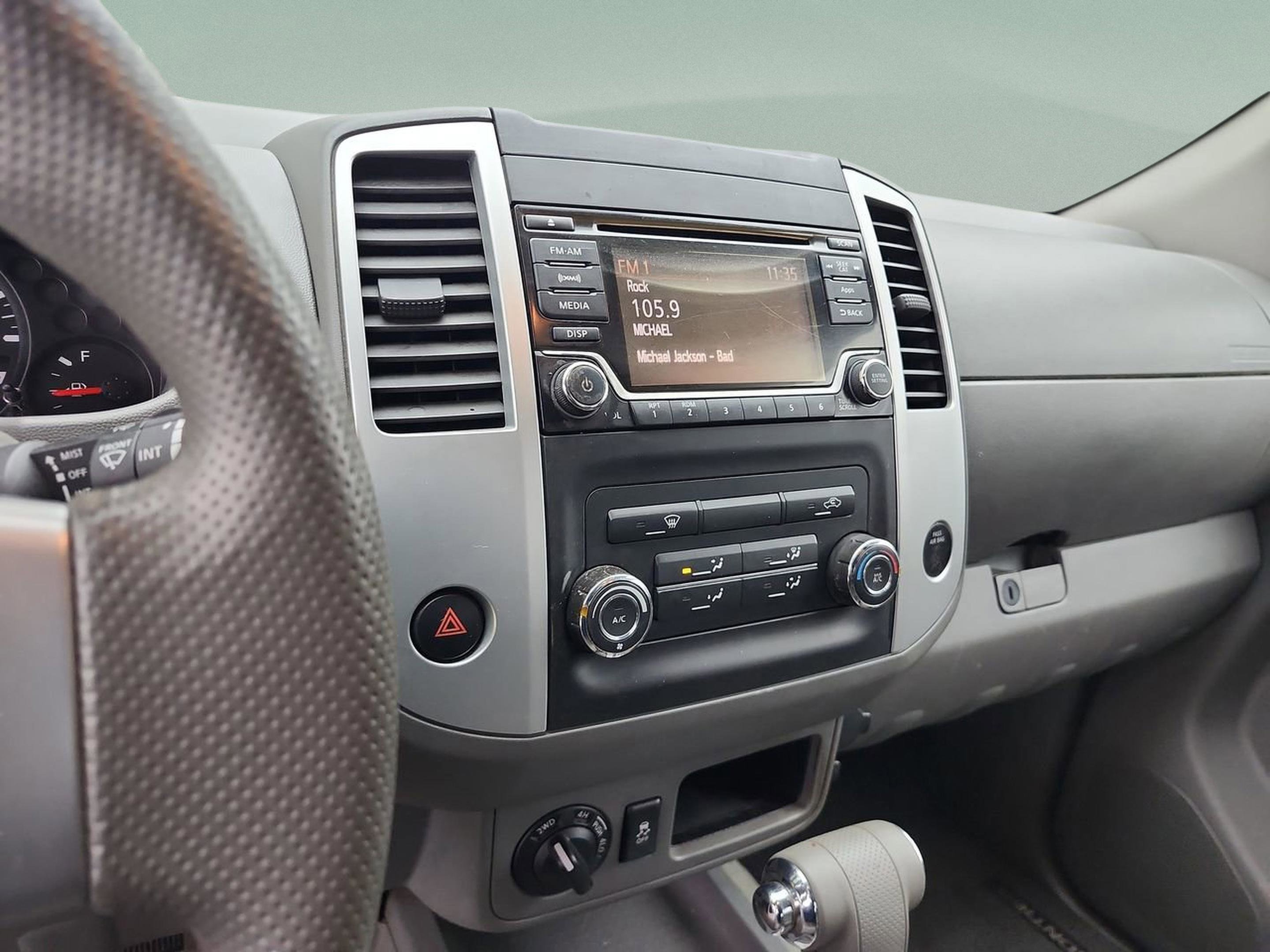 Used 2016 Nissan Frontier SV w/ Moonroof Package image 11