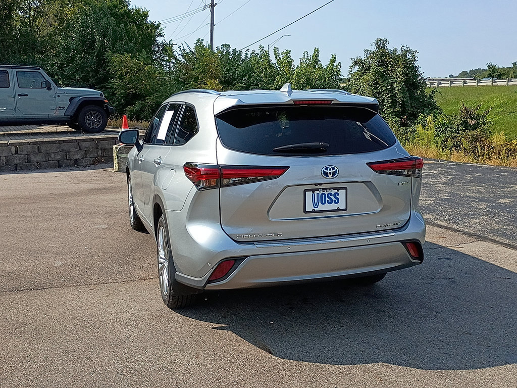 Used 2023 Toyota Highlander Platinum AWD/4WD image 5