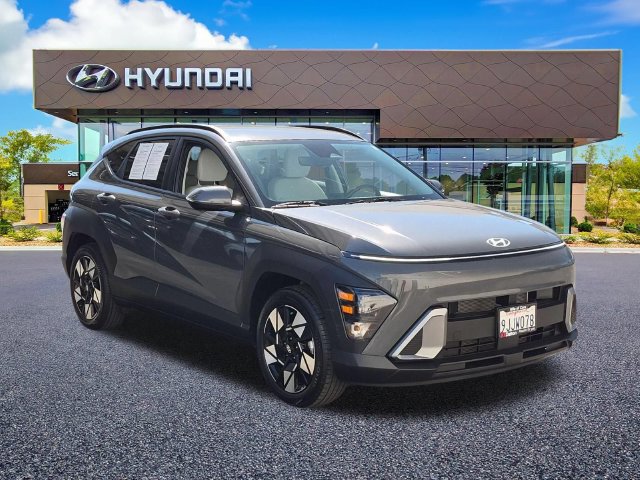 Used 2024 Hyundai Kona SEL FWD image 2