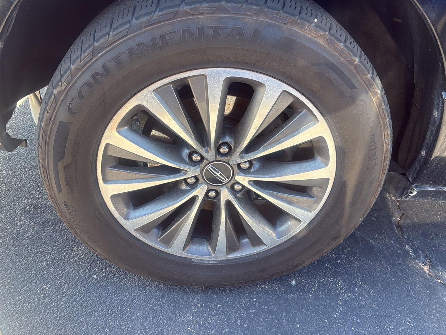 Used 2016 Lincoln Navigator Select AWD/4WD image 3