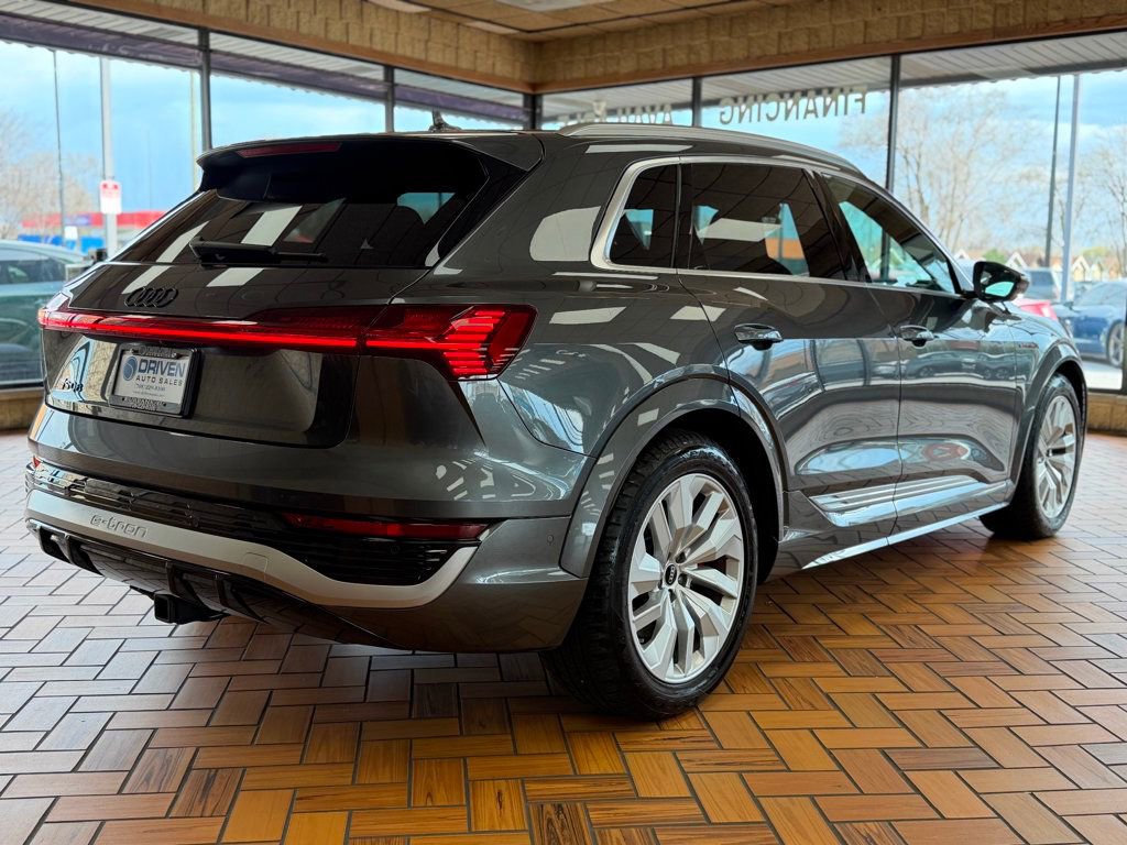 Used 2024 Audi SQ8 e-tron Premium Plus w/ AC Charging Package AWD/4WD image 8