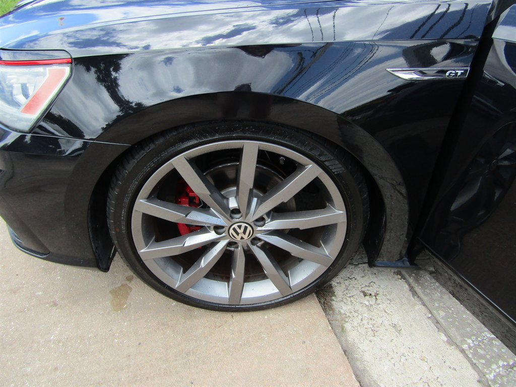 Used 2018 Volkswagen Passat 3.6 FWD image 14