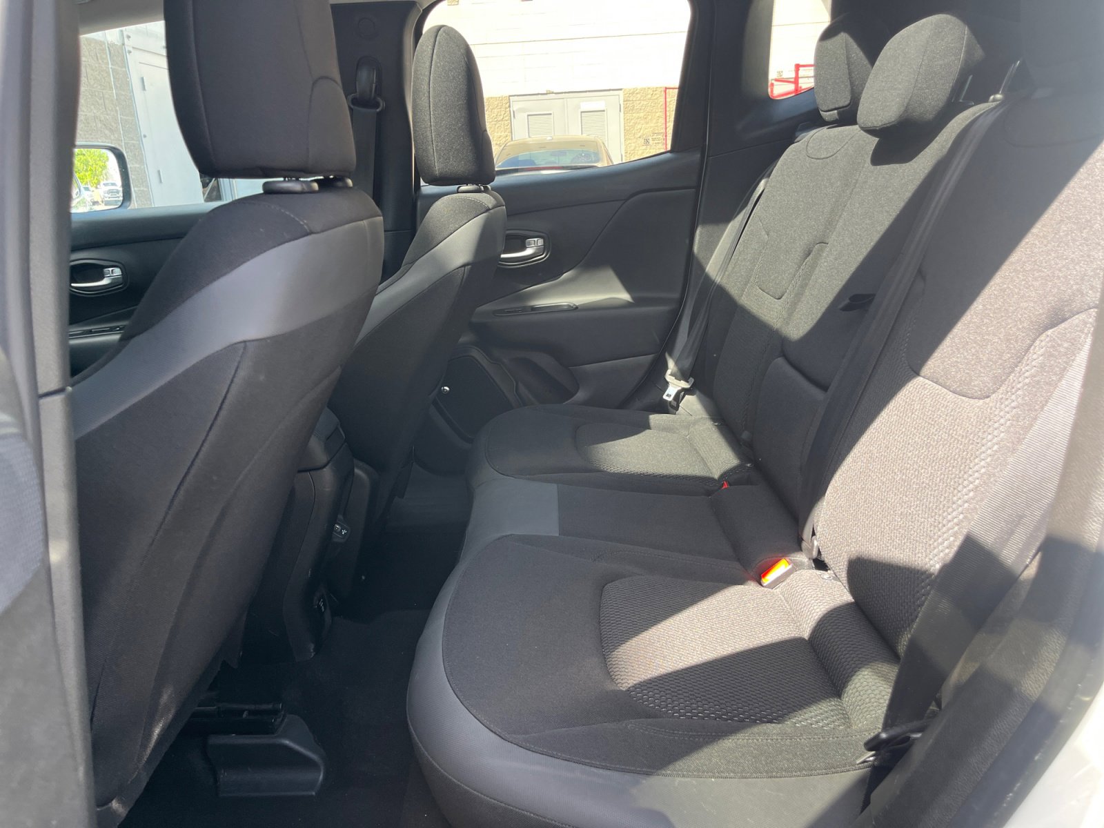 Used 2019 Jeep Renegade Altitude w/ UConnect 8.4 Nav Group AWD/4WD image 25