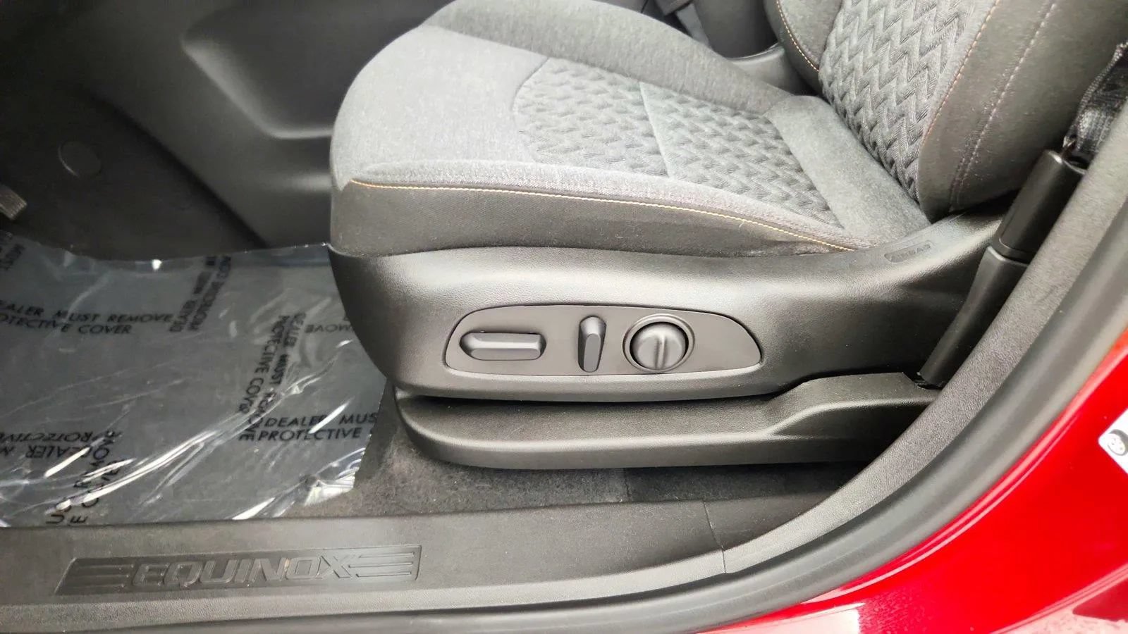 Used 2024 Chevrolet Equinox LT FWD image 15