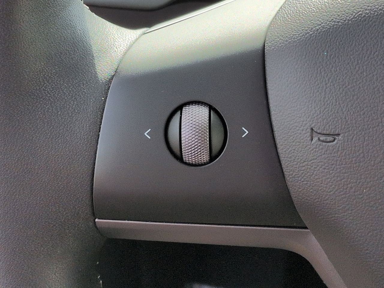 Used 2021 Tesla Model Y Long Range image 11