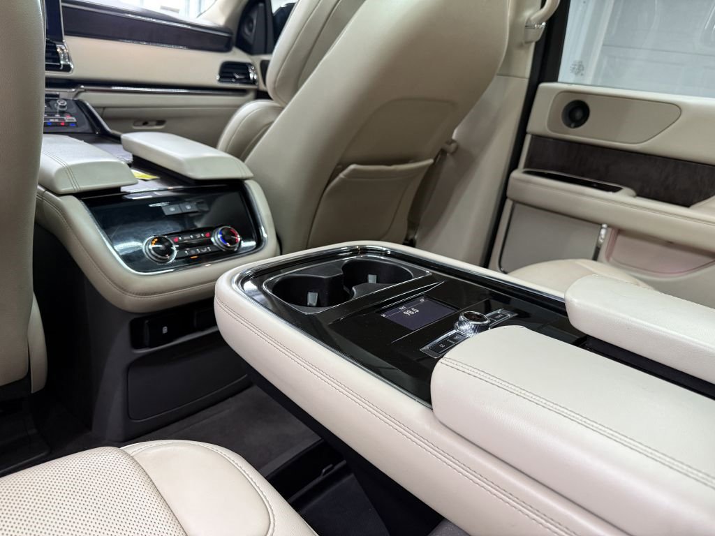 Used 2018 Lincoln Navigator L Reserve w/ Technology Package image 27