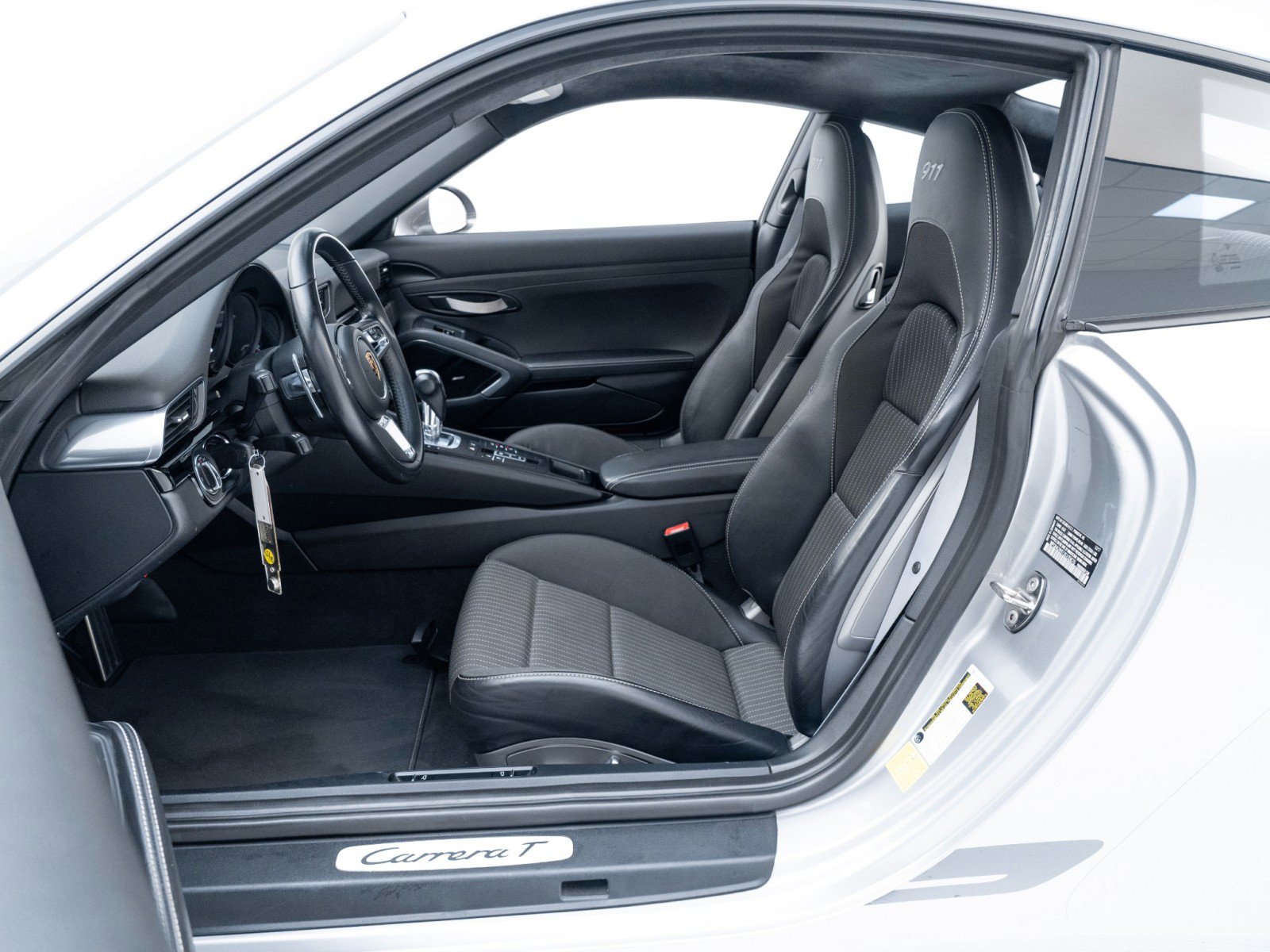 Certified 2018 Porsche 911 Carrera T image 18