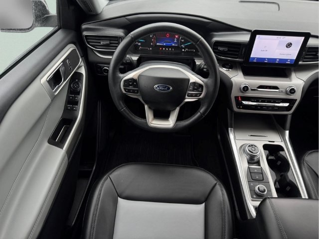 Used 2024 Ford Explorer XLT w/ Equipment Group 202A AWD/4WD image 12