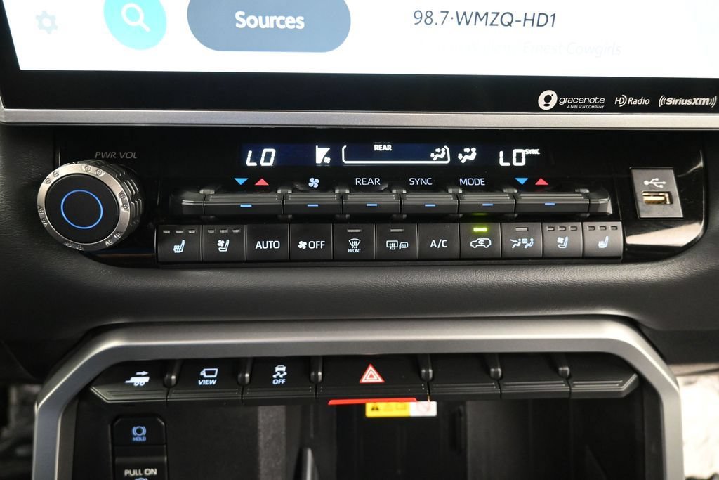 Used 2023 Toyota Sequoia Platinum AWD/4WD image 22