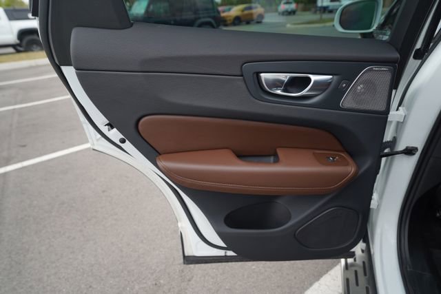 Used 2023 Volvo XC60 T8 Ultimate w/ Climate Package image 14