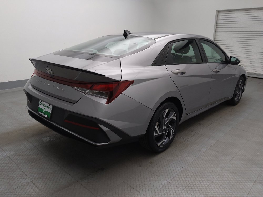 Used 2025 Hyundai Elantra Sport w/ Cargo Package FWD image 9