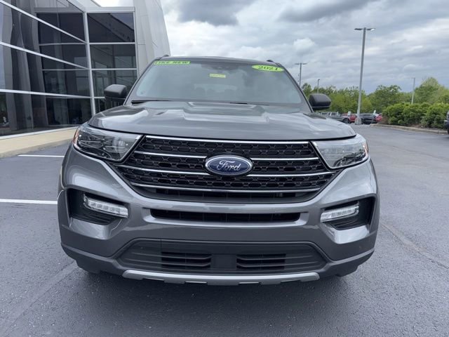 Used 2021 Ford Explorer XLT w/ Equipment Group 202A AWD/4WD image 2