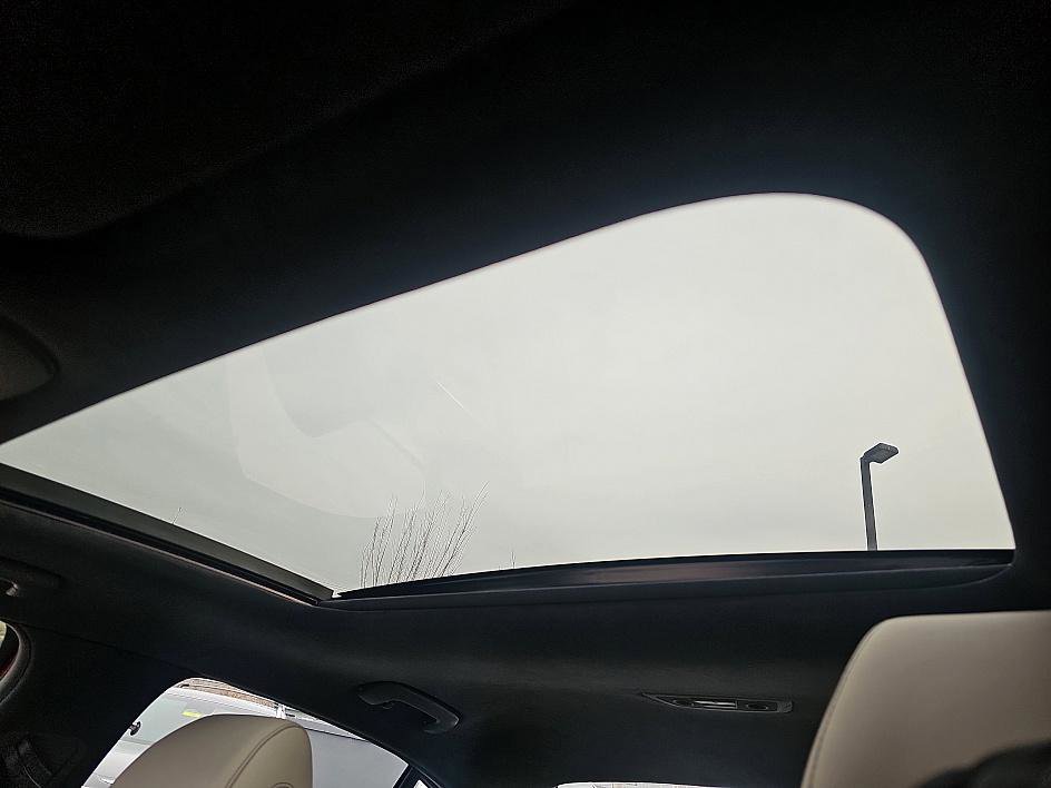 Used 2023 Genesis G70 3.3T w/ Sport Prestige Package image 33