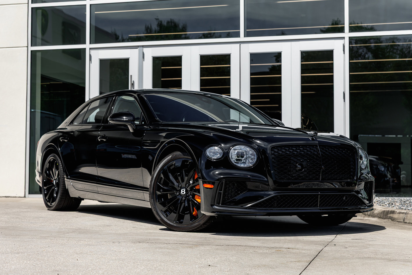 New 2025 Bentley Flying Spur Plug-In Hybrid image 2