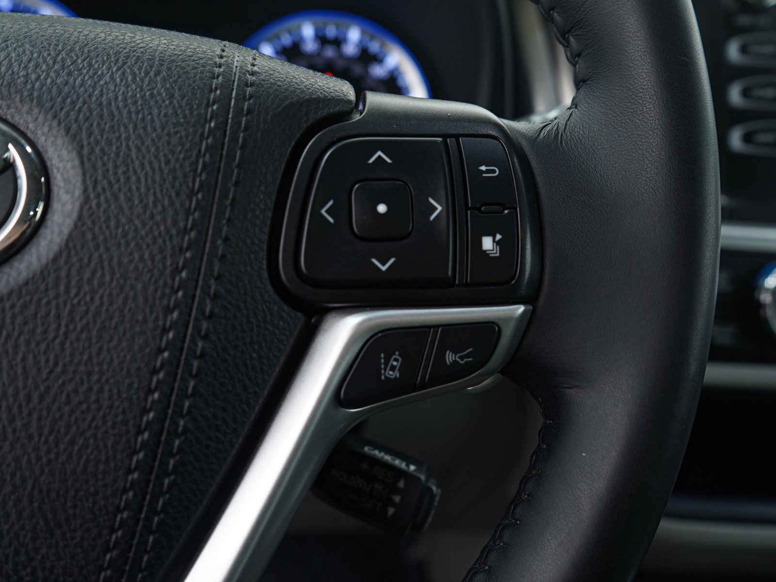 Used 2019 Toyota Highlander XLE image 29