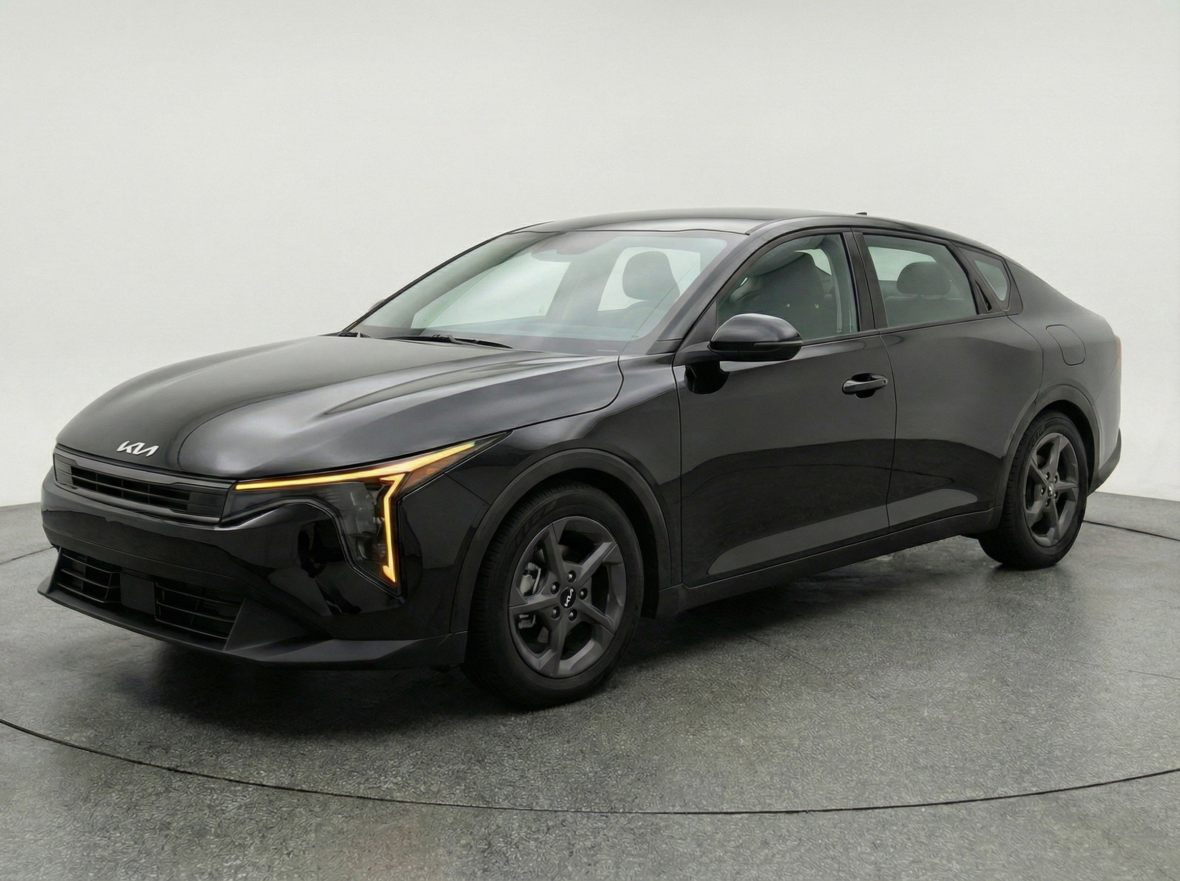 Used 2025 Kia K4 FWD image 3