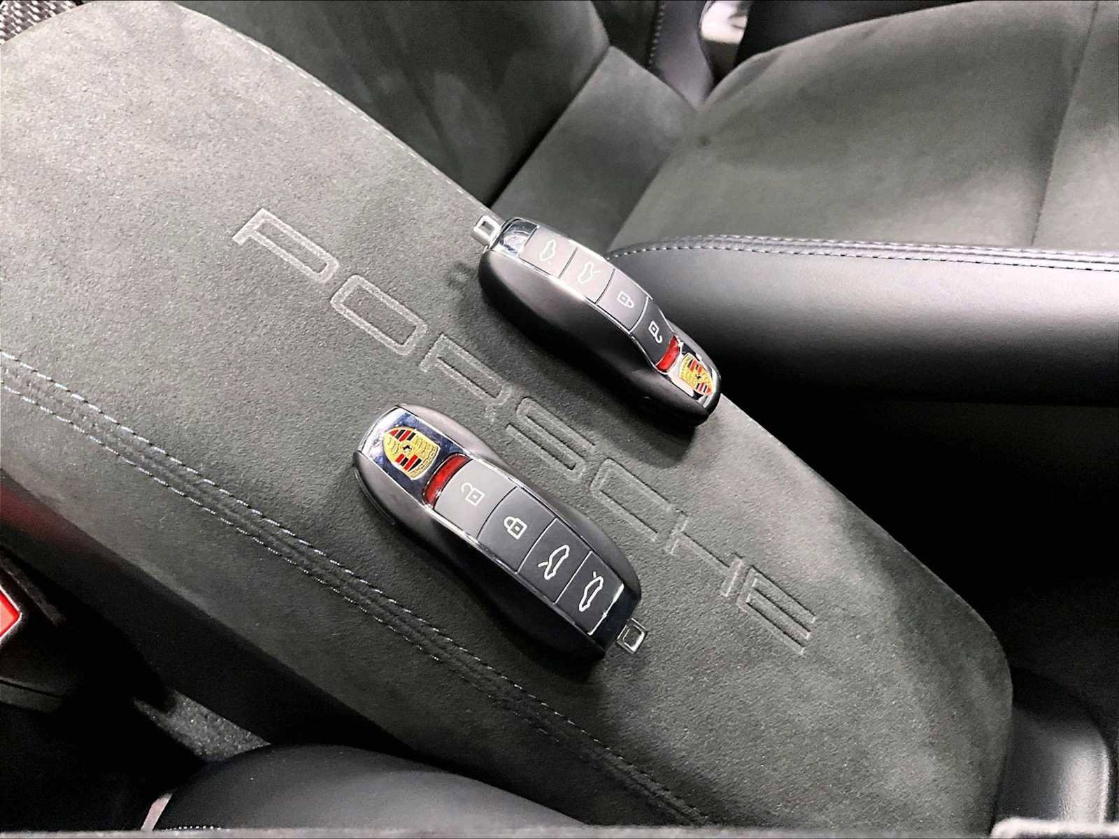 Used 2024 Porsche 718 Cayman GT4 RS RWD image 36