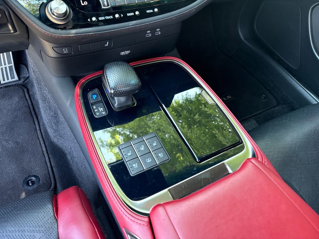 Used 2023 Lexus LS 500 F Sport w/ Cold Weather Package (CK) RWD image 24