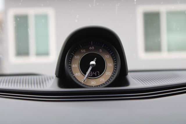 Used 2022 Porsche Taycan 4S image 30