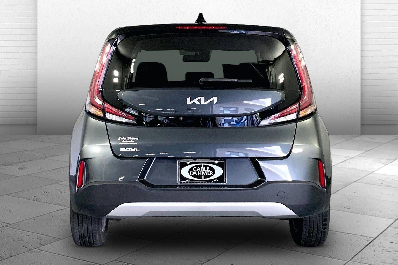 Certified 2025 Kia Soul LX FWD image 3