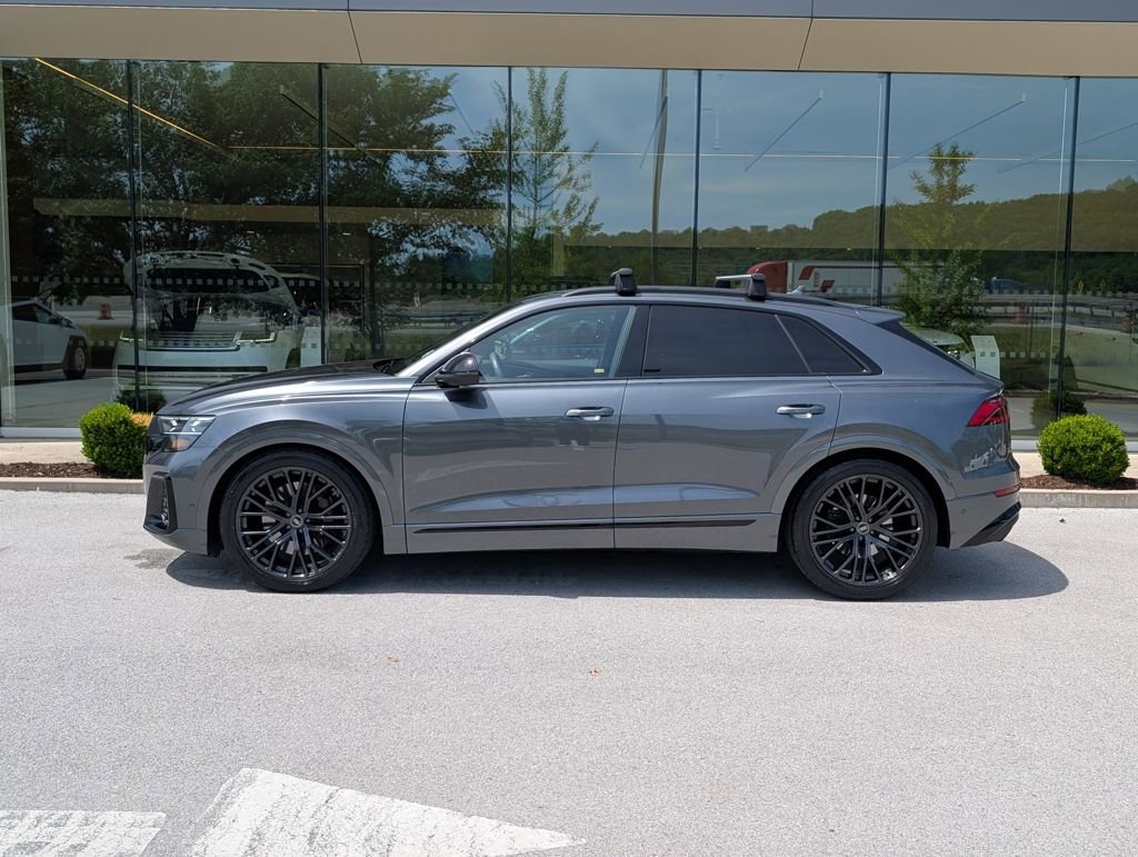 Used 2025 Audi SQ8 Prestige AWD/4WD image 2