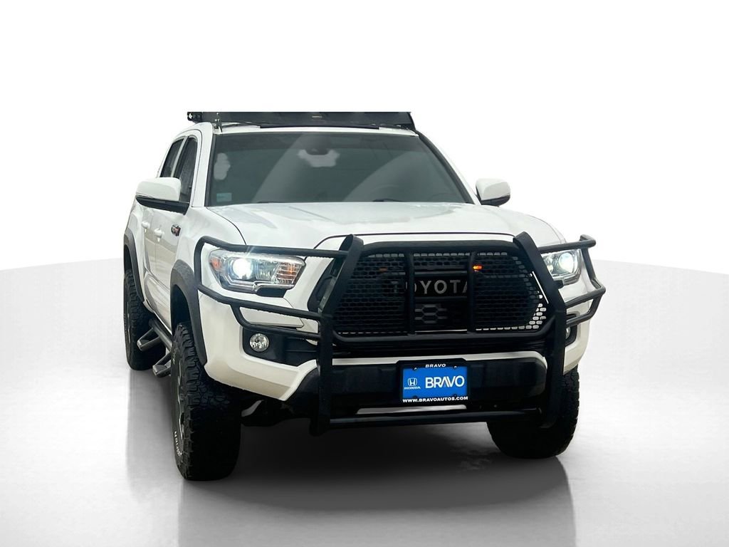 Used 2019 Toyota Tacoma TRD Off-Road w/ Technology Package image 3