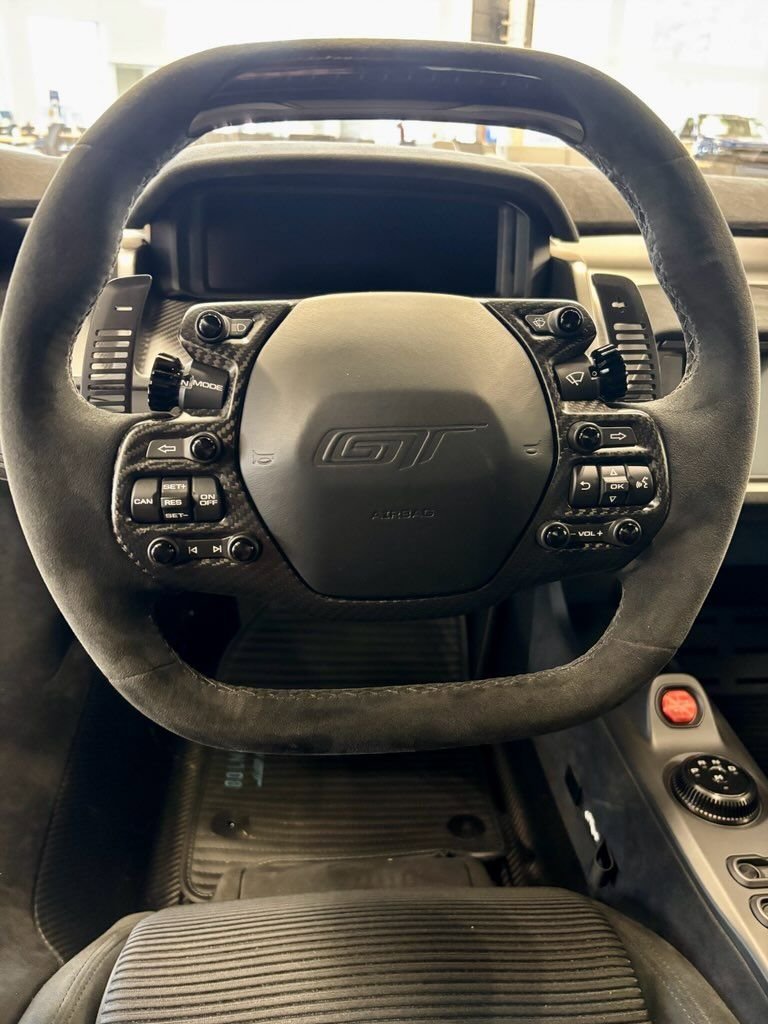 Used 2022 Ford GT RWD image 23