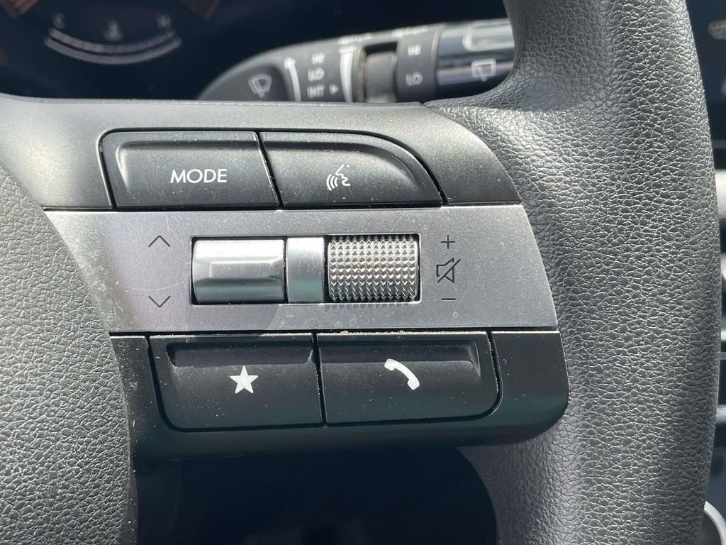Used 2025 Hyundai Tucson SEL FWD image 21