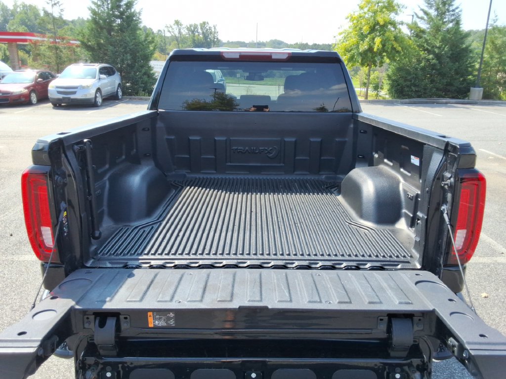 Used 2025 GMC Sierra 1500 SLT RWD image 17