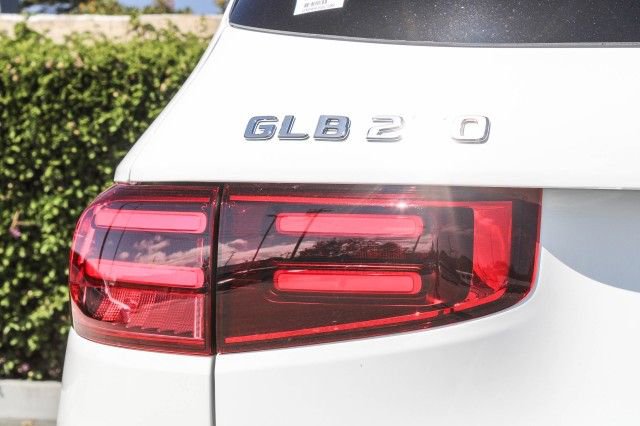 New 2025 Mercedes-Benz GLB 250 4MATIC image 9