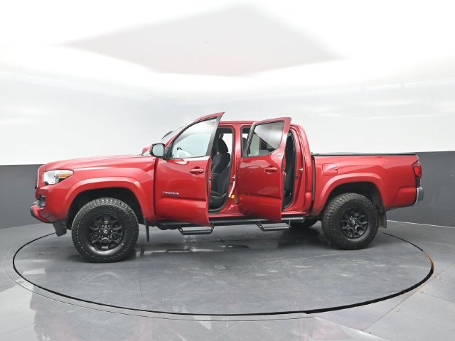 Used 2021 Toyota Tacoma SR5 AWD/4WD image 28