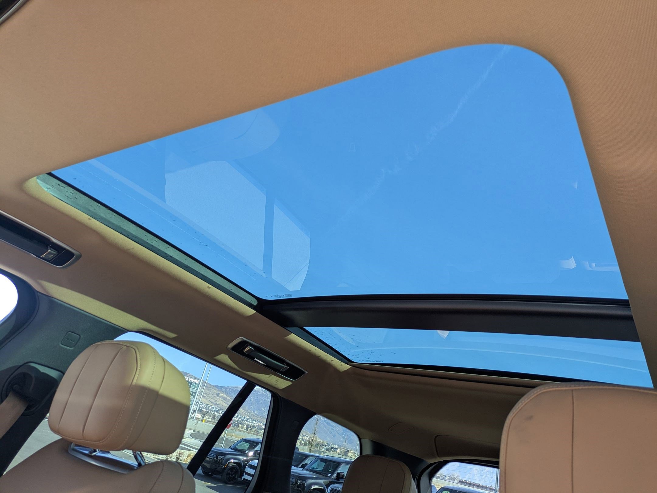 Certified 2024 Land Rover Range Rover SE image 23