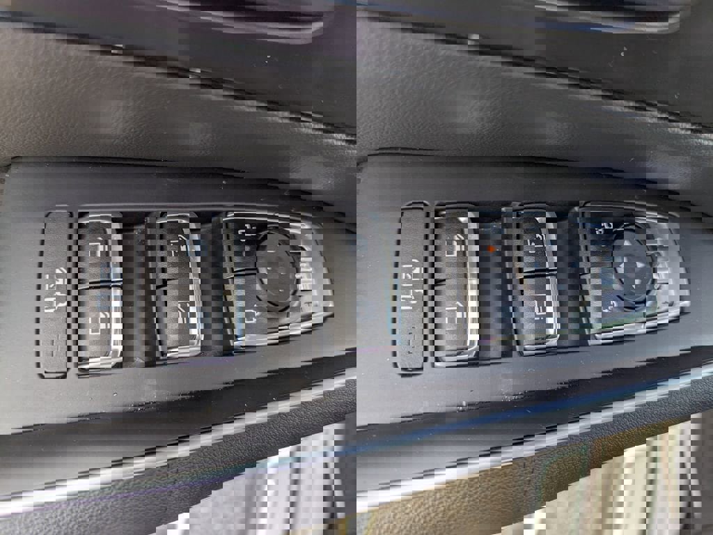 Used 2025 Kia Sorento S w/ Panoramic Sunroof Package image 15