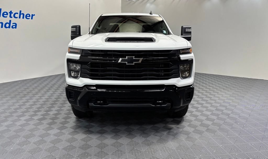 Used 2025 Chevrolet Silverado 2500 Custom w/ Custom Convenience Package AWD/4WD image 2