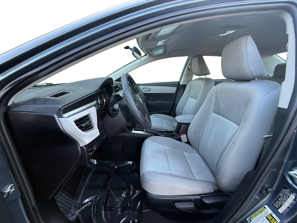 Used 2016 Toyota Corolla LE FWD image 9