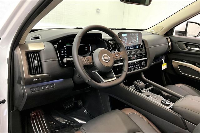 New 2025 Nissan Pathfinder Platinum w/ Lighting Package (N93) AWD/4WD image 7