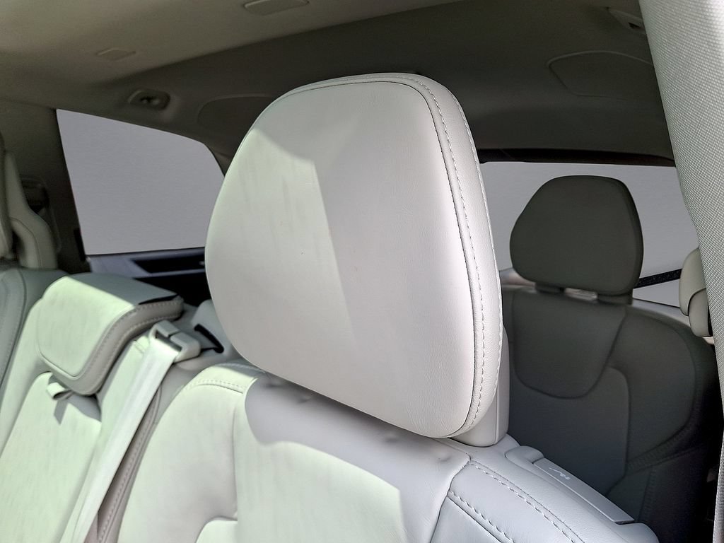 Certified 2025 Volvo XC90 T8 Ultra w/ Protection Package Premier AWD/4WD image 27