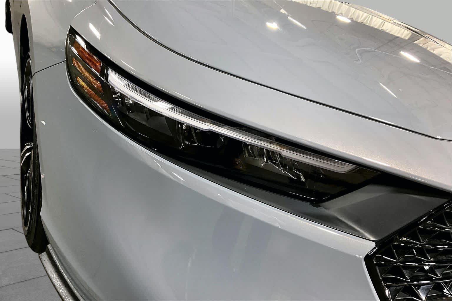Used 2025 Honda Accord Sport image 28