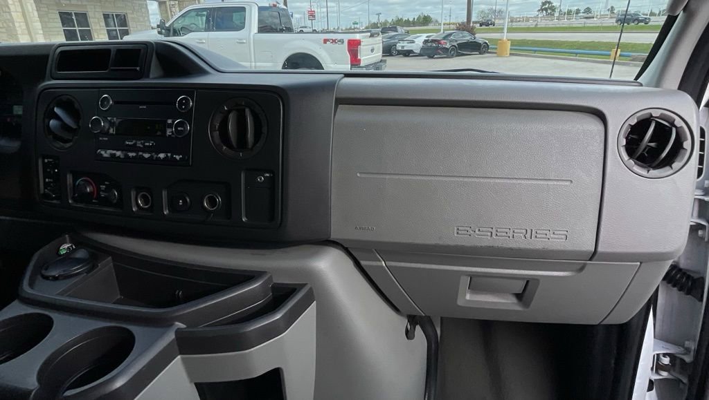 Used 2009 Ford E-350 and Econoline 350 XLT image 26
