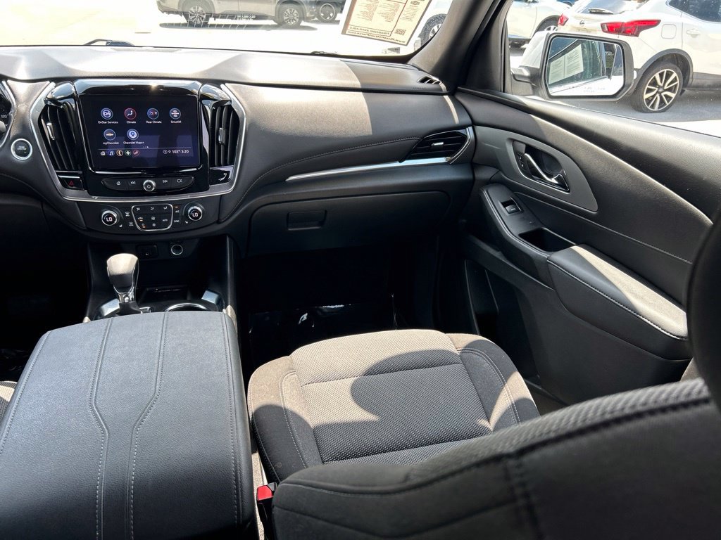 Used 2023 Chevrolet Traverse LT FWD image 12