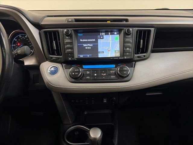 Used 2016 Toyota RAV4 Limited image 23