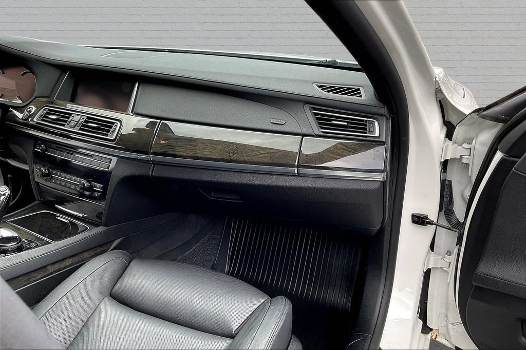 Used 2014 BMW 740Li xDrive AWD/4WD image 22