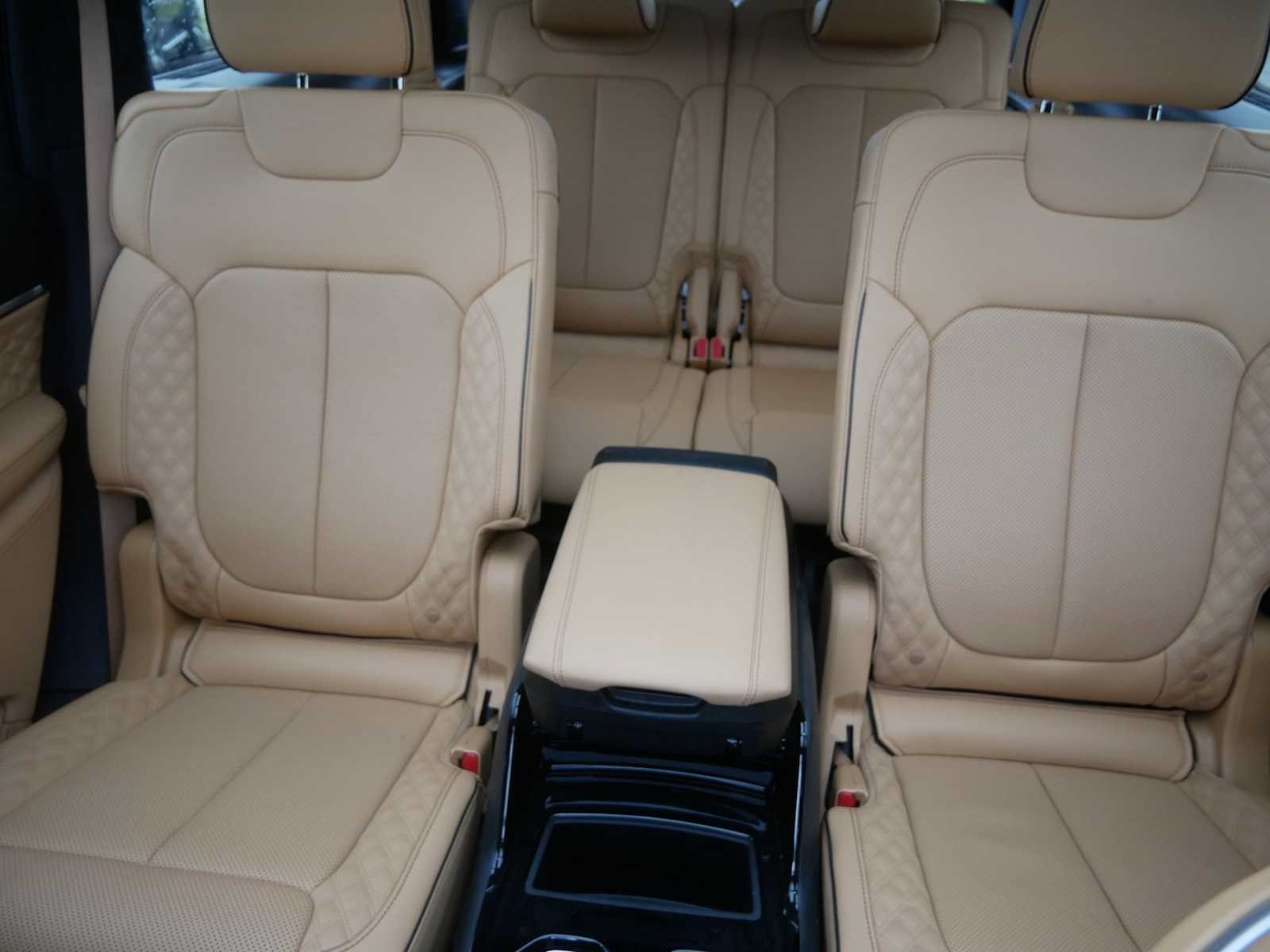 Used 2024 Jeep Grand Cherokee L Summit AWD/4WD image 13