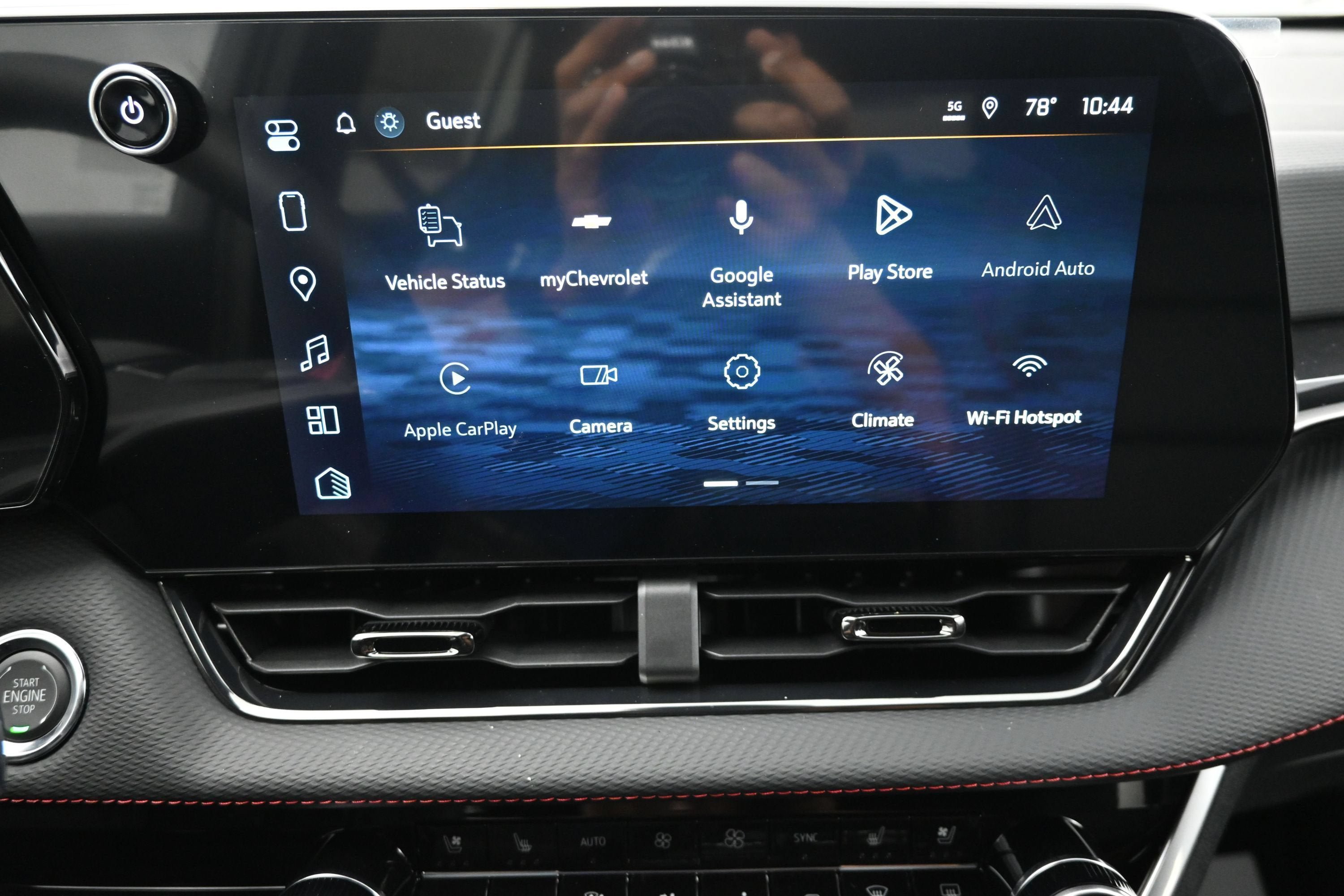 New 2027 Chevrolet Equinox RS w/ Convenience Package III FWD image 16