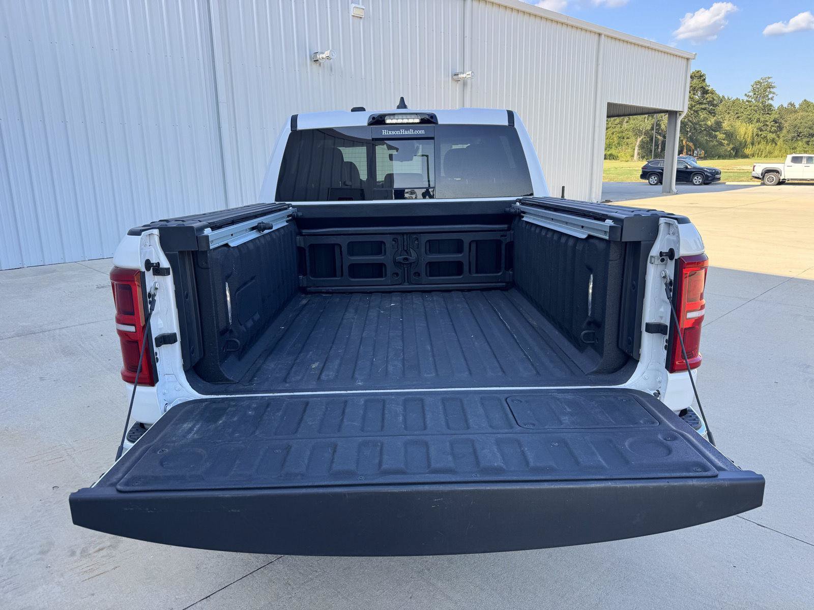 Used 2025 RAM 1500 Limited AWD/4WD image 9