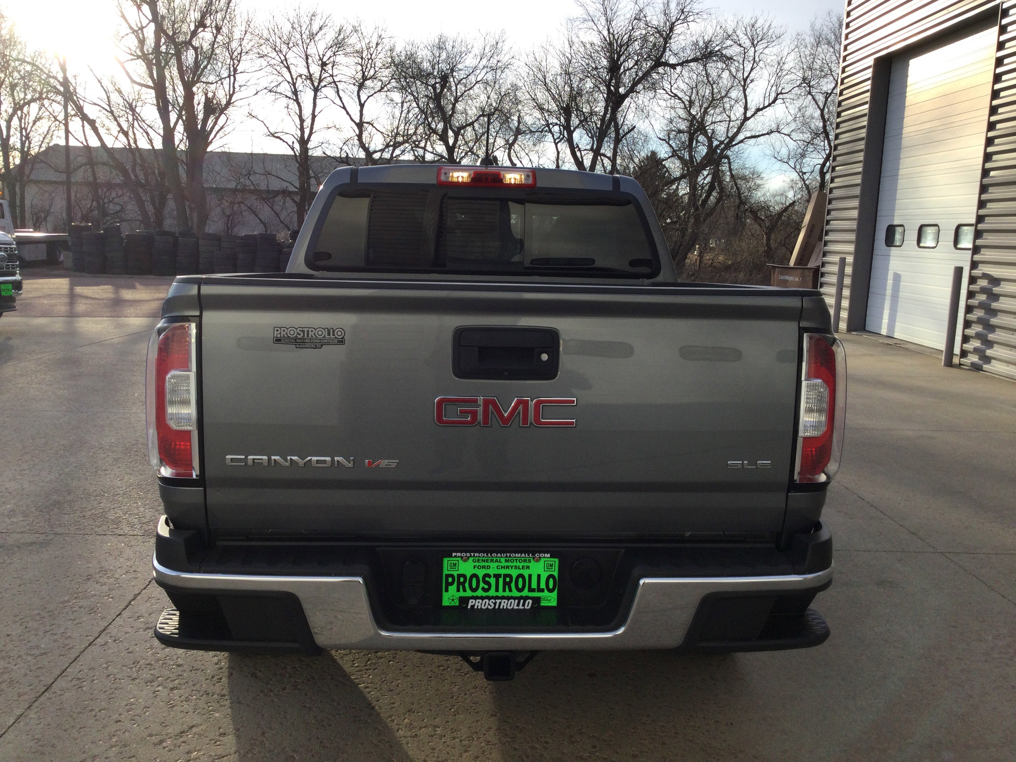Used 2020 GMC Canyon SLE w/ Elevation Edition image 4