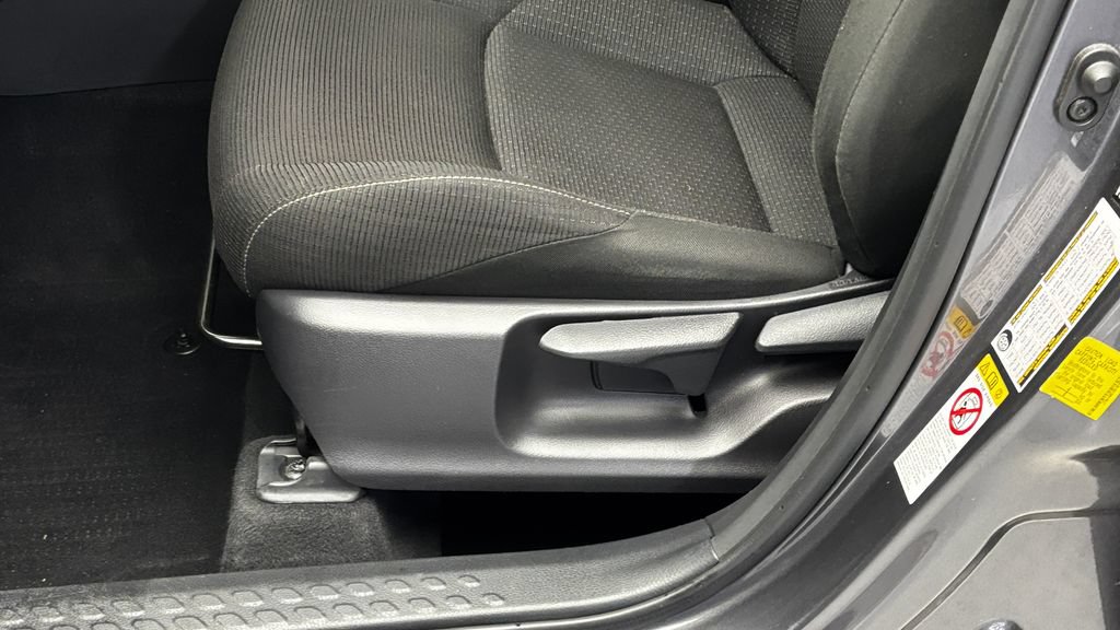Used 2019 Toyota C-HR LE FWD image 12
