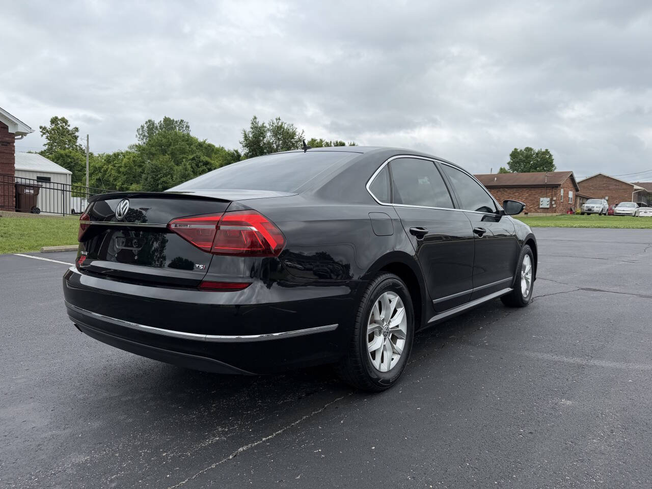 Used 2017 Volkswagen Passat 1.8T S FWD image 6